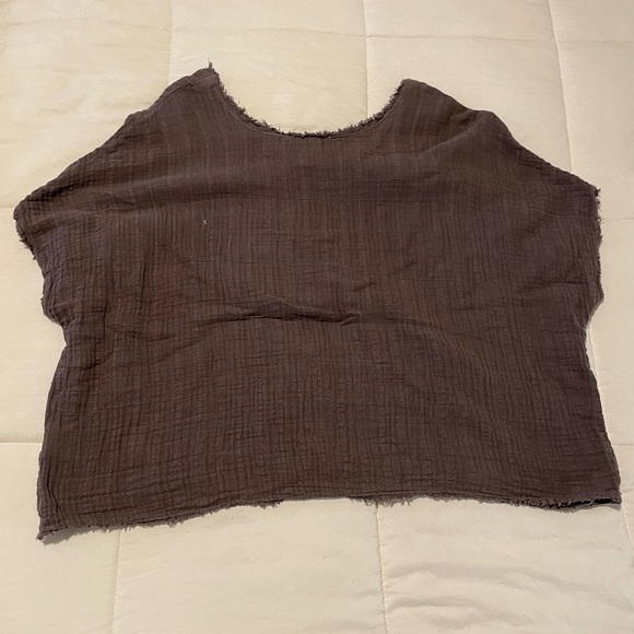 It is Well- Reversible Gauze Top - Picture 2 of 5